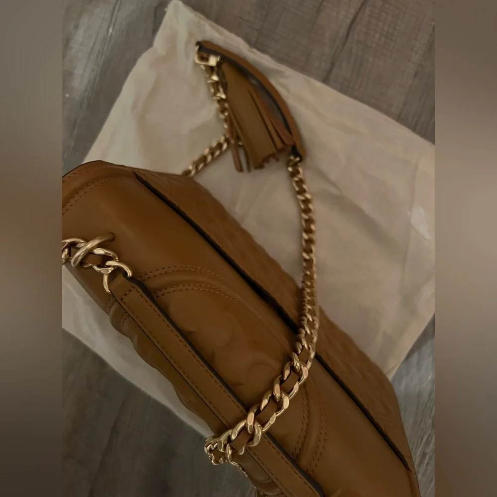 Tory Burch Camel Fleming Quilted Bag - Picture 4 of 7